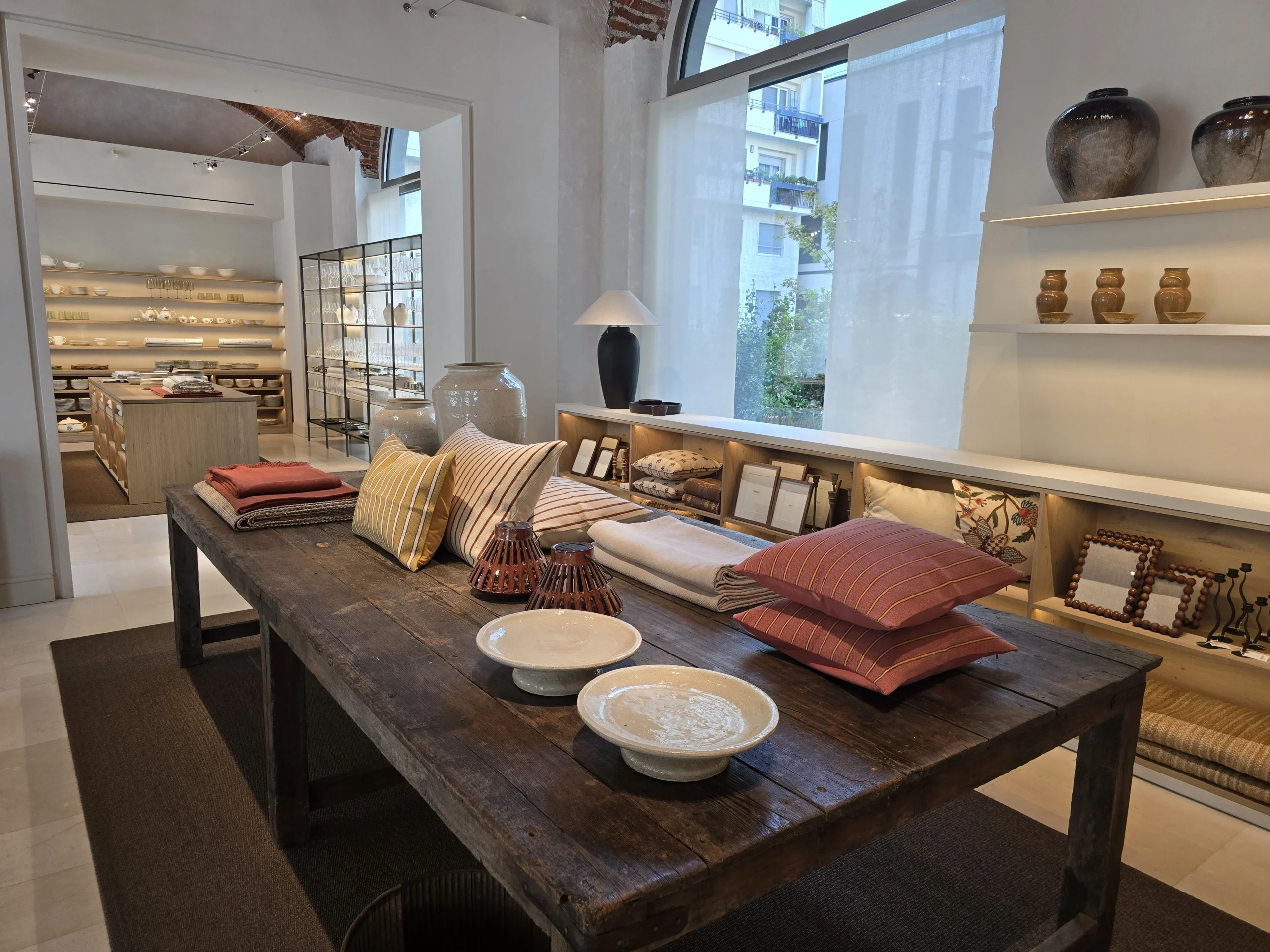 Milan Home Decor / Discover the Stunning New Zara Home Store - The ...